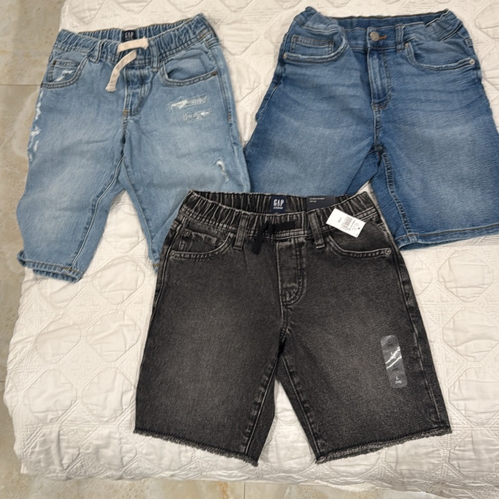 Gap and Zara boy shorts 3 pairs